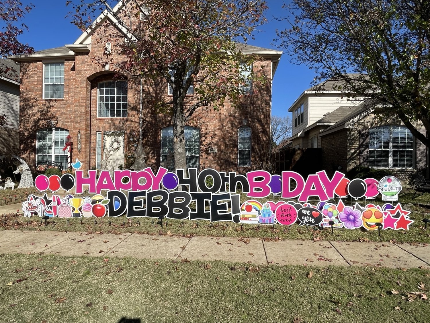 Pink and white 40th birthday yard greeting